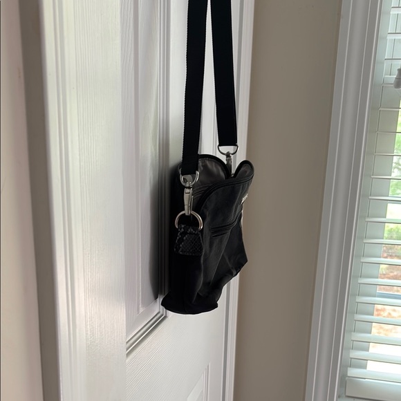 Black Baggallini Crossbody Bag - Picture 3 of 3